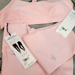 NEW WITH TAGS  ALO YOGO SET IN PINK SUGAR